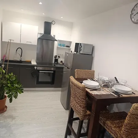 Apartment Grand Dans Maison Parking Prive Gratuit