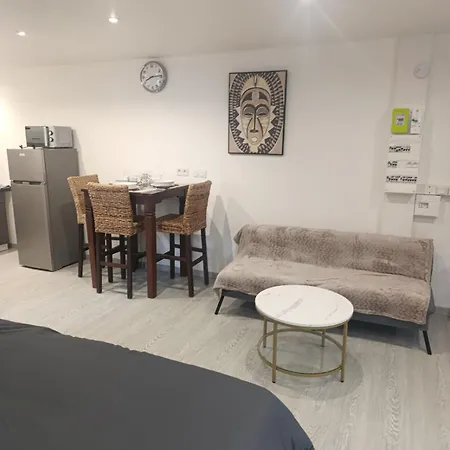 Grand Dans Maison Parking Privé Gratuit Appartamento *